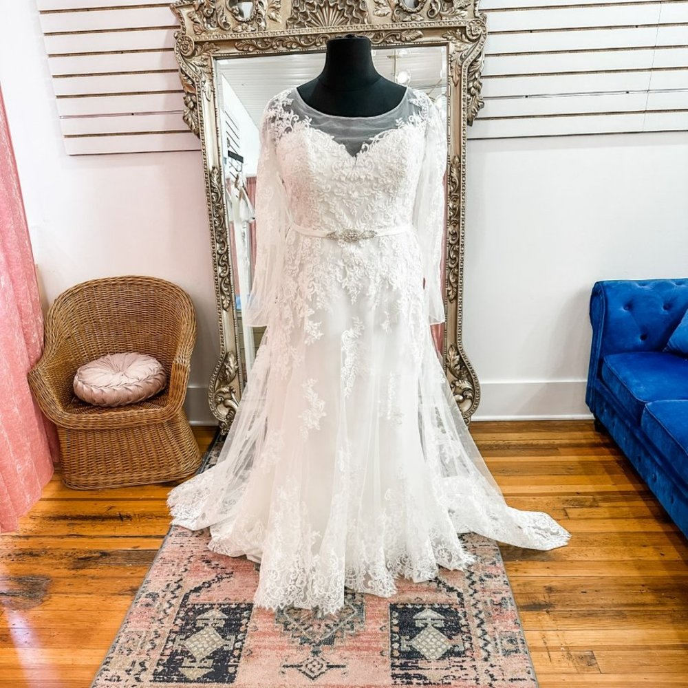 Brand New Bridal Gown Size 20, Lace Wedding Dress, Plus Size Wedding Dress New